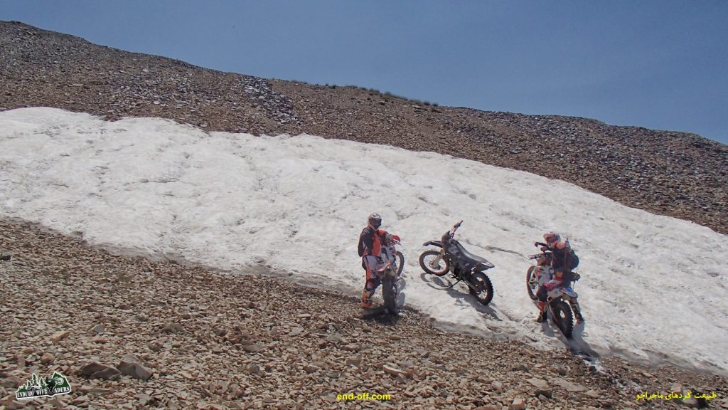 برف تابستان در اطراف قله توچال - تابستان 1400 - 2021
