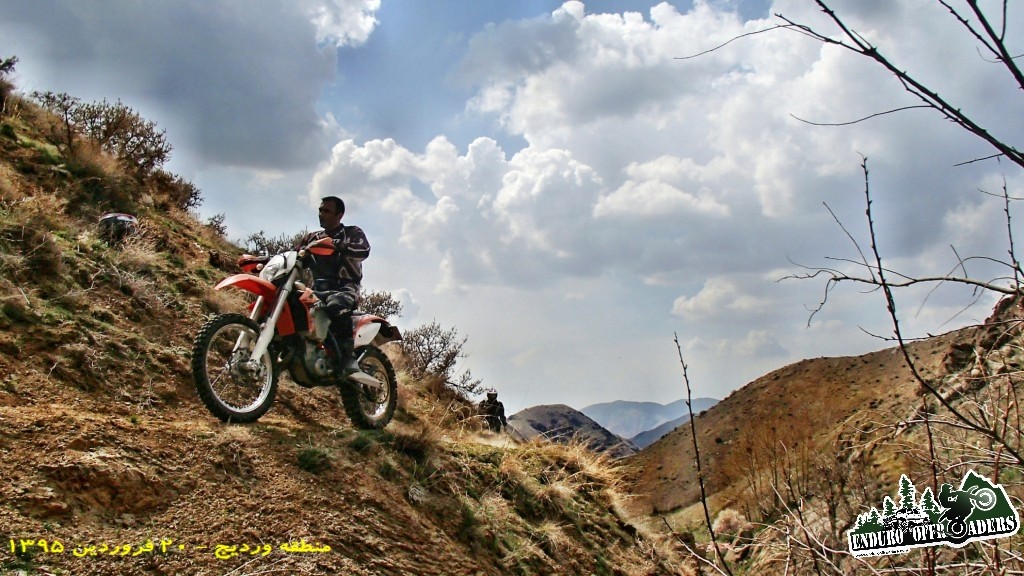 موتورسواری در هوای لذت بخش بهاری در منطقه وردیج